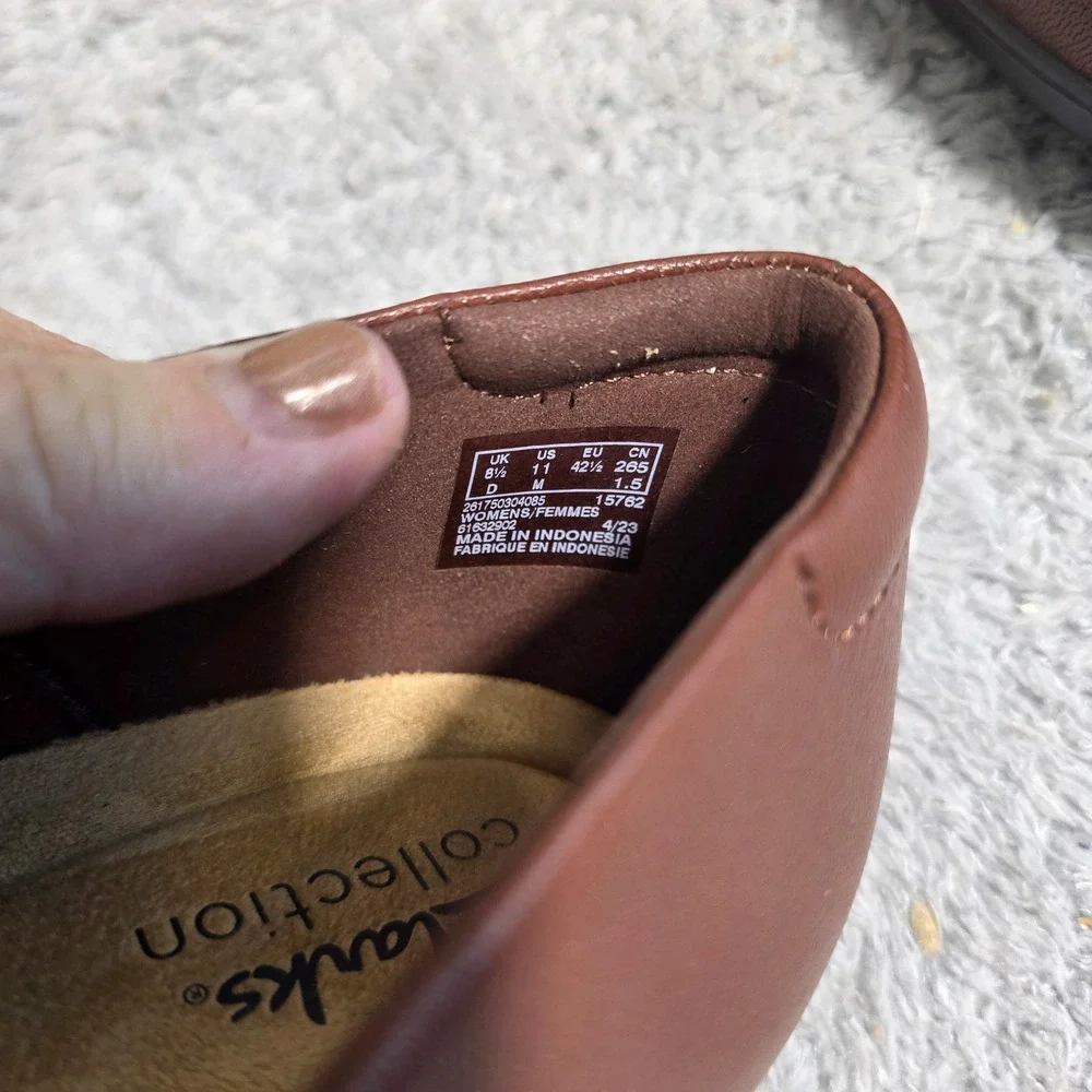 Clarks Emily2 Cove Brown Leather Ankle Shooties Booties‎ Loafers Women 11M NEW